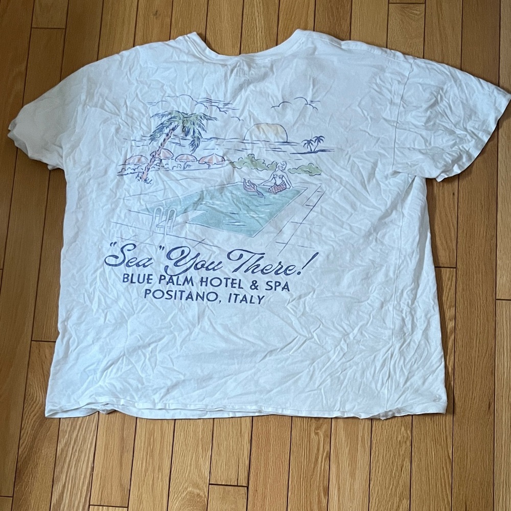 Hollister Graphic Tee